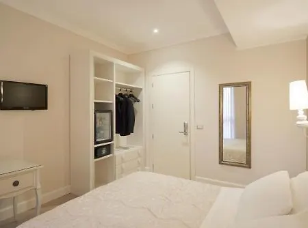 Aurora 3*