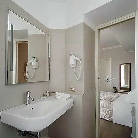 Hotel Aurora 3*