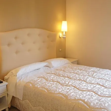 Aurora Hotel 3*